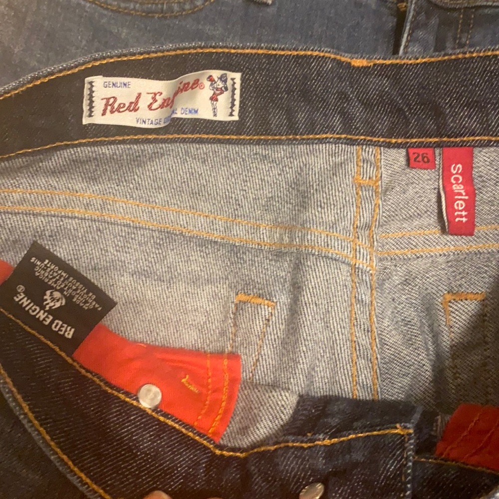 Red Engine Scarlett size 26 jeans